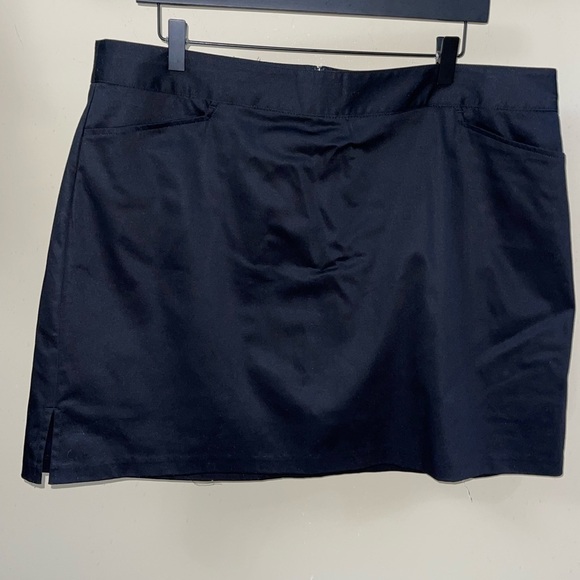 Lady Hagen Black Skort size 16 NWT - Picture 1 of 9